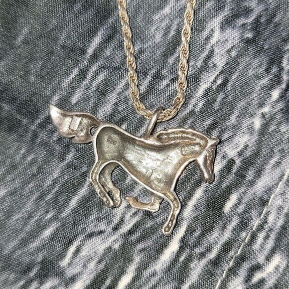 Vintage Sterling Silver Rope Chain Necklace & Running Horse Charm Pendant - Picture 4 of 9